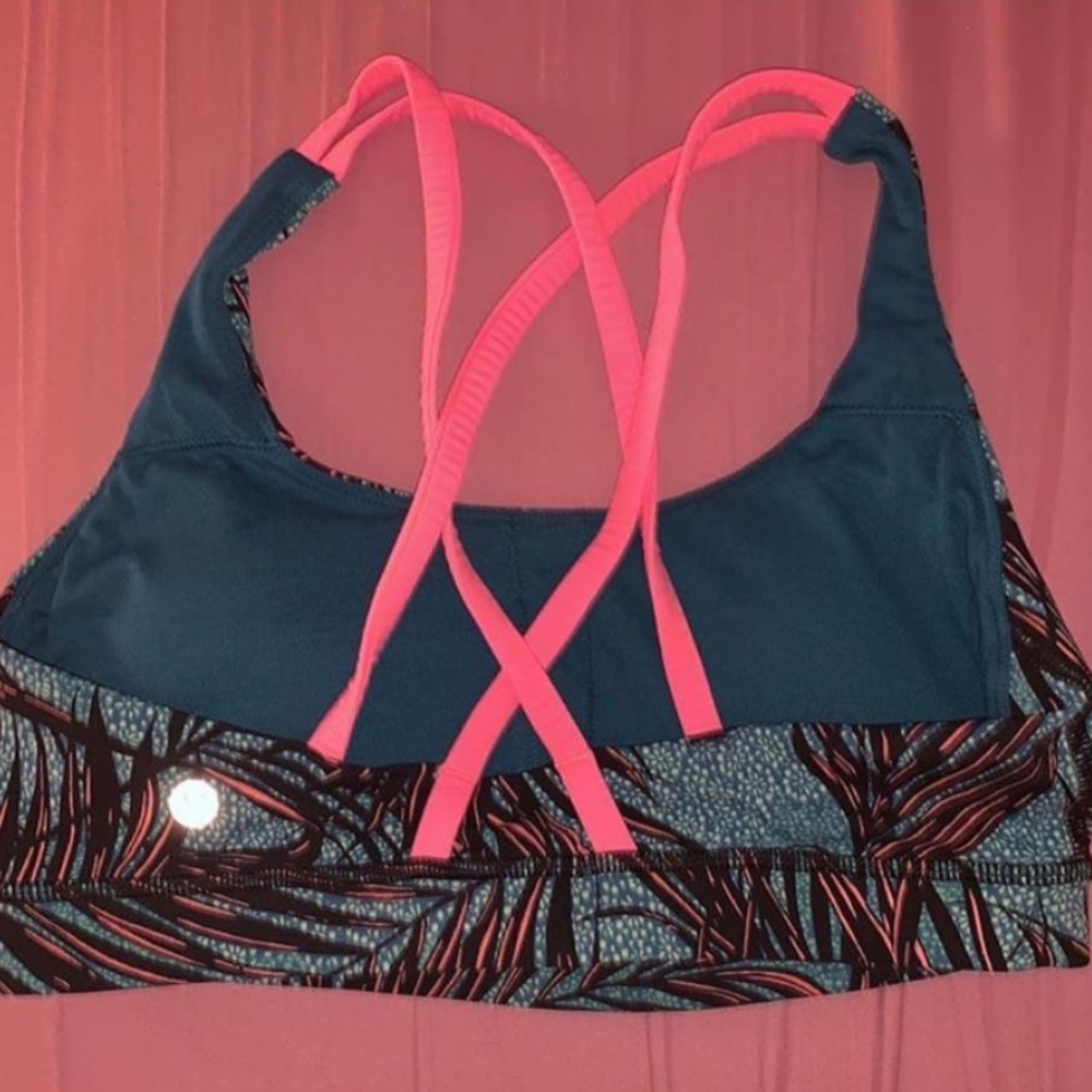 Lululemon sports bra